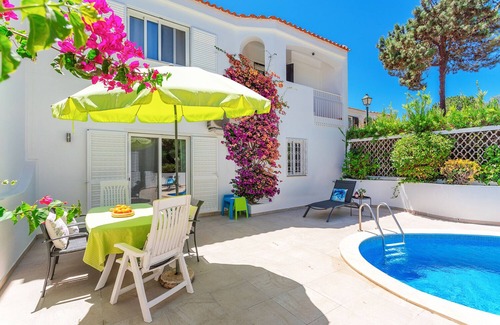 Vale do Lobo Villa | Vale do Lobo Design Villa: heated pool w/ safety fence, golf discounts, Fibre