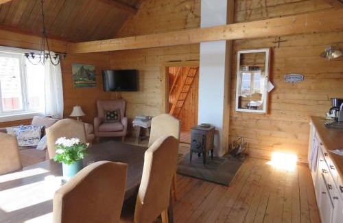 Moskenes Casa | Valen Cabins in Reine