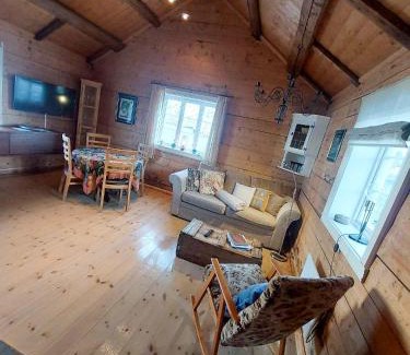 Moskenes Casa | Valen Cabins in Reine