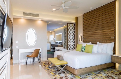 Playa Mujeres Hotel | *VALENTINE'S DAY GETAWAY!!* Garza Blanca Resort & Spa Cancun