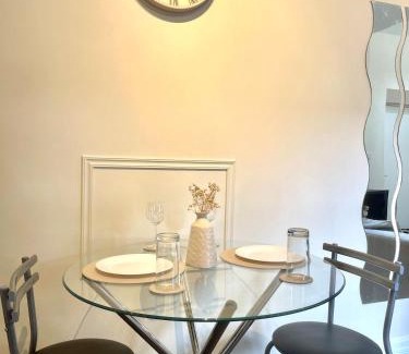 Liverpool Apartamento | Valentinez Properties - Apart Hotel with a garden in Liverpool