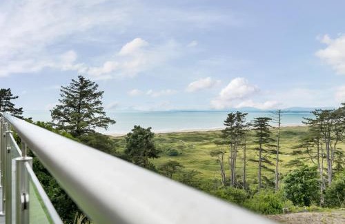 Harlech Casa | Valerian Lodge
