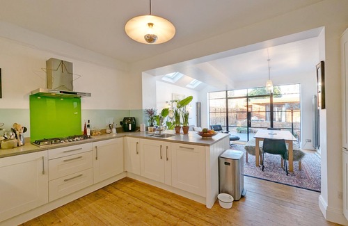 Havant Cabaña | Valetta - Havant - sleeps 10 guests in 4 bedrooms