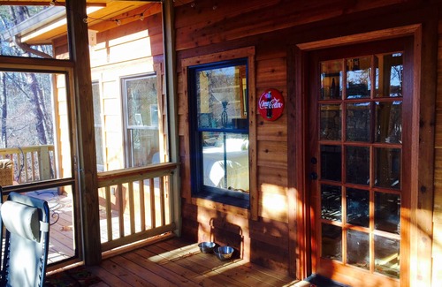 Mentone Cabina | Nueva y tradicional cabaña de troncos de Kentucky EN EL RÍO ¡NUEVA CONSTRUCCIÓN! Lo mejor en Mentone