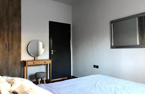 Petaloudes Apartamento | Valla Studio