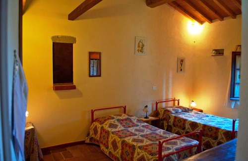 Toiano Cama Y Desayuno | Vallacchi b&b Authentic Acient Tuscany CountryHouse, family welcome