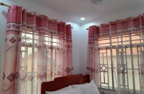 Mbezi Cama Y Desayuno | Valley Breeze Hotel