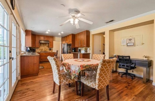 West Hills Casa | Valley Gem, 5 bedroom 3 bath, sleeps 11, WiFi