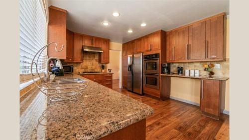 West Hills Casa | Valley Gem, spacious 5 bedroom 3 bath, sleeps 11