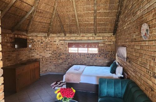 Fontainebleau Casa | Valley inn guest guest house