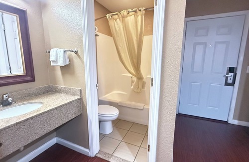 Watsonville Hotel | Valley Inn