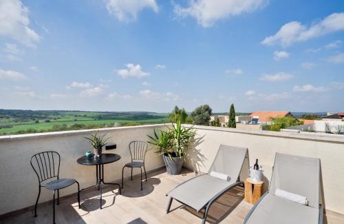Mateh Yehuda Cabina | Valley Suites