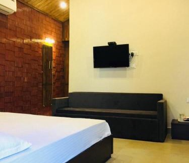 Dharampur Casa | Valley Vibe