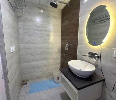 Solan Apartamento | Valley View 1 BHK with Room Service
