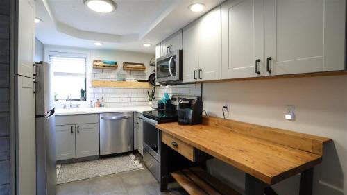 Campton Casa | Valley View 4, C
