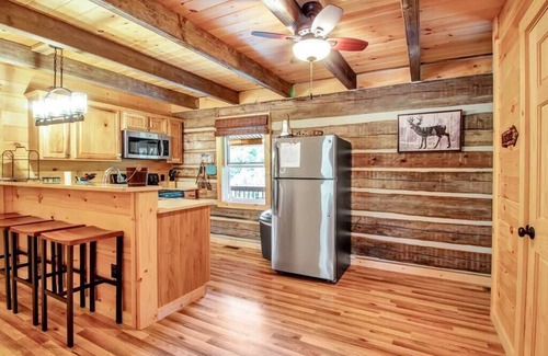 Cherry Creek Cabina | Valley View B - Rustic Log Cabin