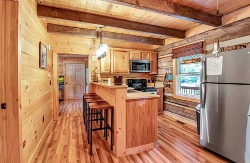 Cherry Creek Cabina | Valley View B - Rustic Log Cabin