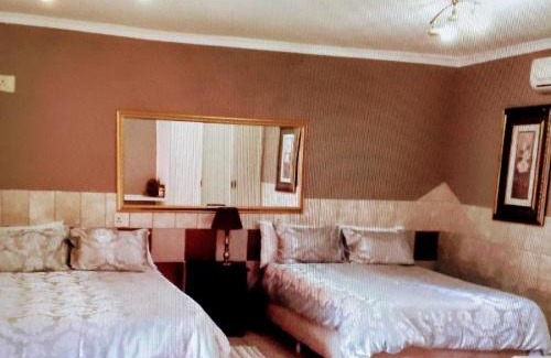 Moses Kotane Casa | Valley View Guest House