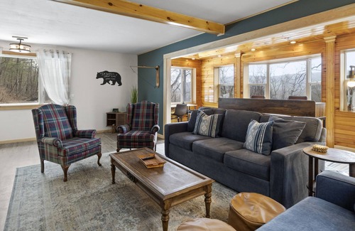 Honeoye Casa | Valley View | Mins to Lake and Ski | Hot Tub