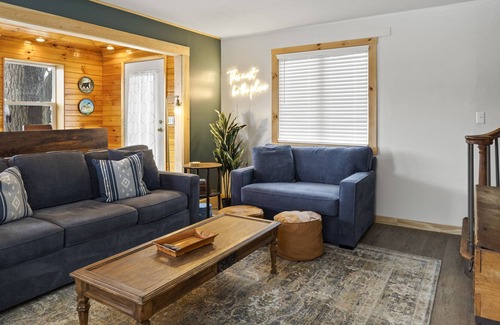 Honeoye Casa | Valley View | Mins to Lake and Ski | Hot Tub