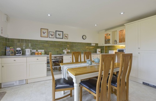 Hele Cabaña | VALLEY VIEW, pet friendly, character holiday cottage in West Down