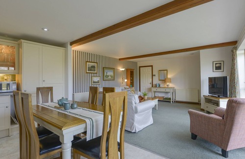 Hele Cabaña | VALLEY VIEW, pet friendly, character holiday cottage in West Down