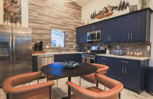 Timberline Casa | Valley View Resort Cabin #2, 1-Bed, Modern-Luxury with Hot Tub in Canaan Valley, WV