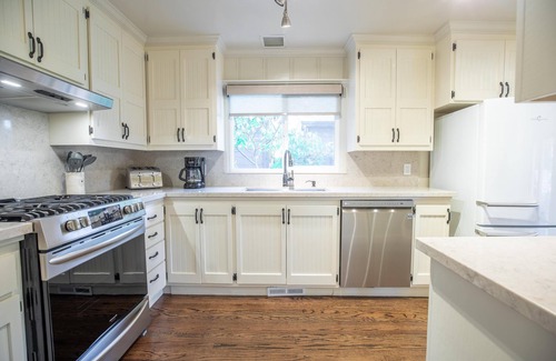 Guerneville Casa | Valley Vista | Complimentary wine tasting at Croix Estate included!