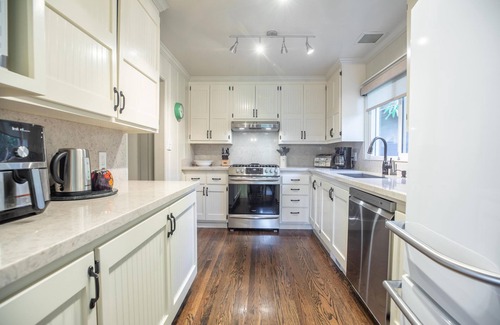 Guerneville Casa | Valley Vista | Complimentary wine tasting at Croix Estate included!
