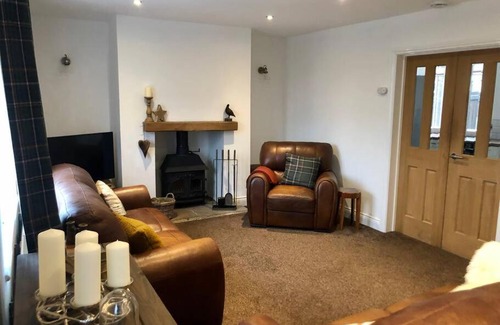 Ushaw Moor Casa | ValleyView Cottage-Cosy, Rustic Home - Log Burner