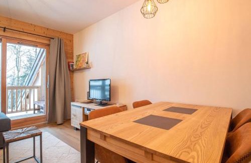 Valmorel Apartamento | Valmorel: Appt 6 pers, 2 ch, parking, wifi, skis aux pieds - FR-1-356-511