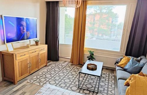 Raisio Apartamento | Valoisa yksiö parvekkeella