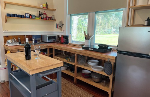 Townsend Casa | Valona Blue, on tidal creek/marsh, room for boat, kayak, fishing explore, relax