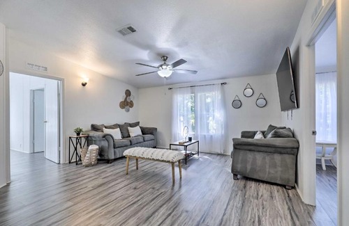 Valrico Casa | Valrico Retreat with Fire Pit about 18 Mi to Tampa!
