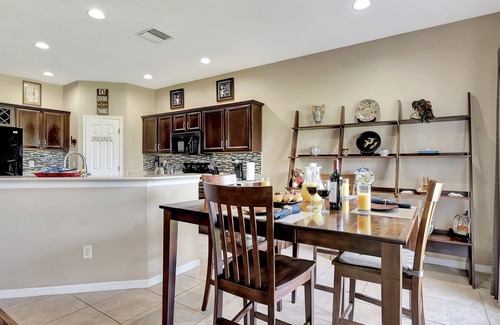 Dover Casa | Valrico's Hidden Gem: A Stunning 3-Bedroom Oasis Awaits!