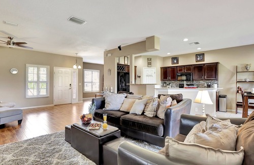 Dover Casa | Valrico's Hidden Gem: A Stunning 3-Bedroom Oasis Awaits!