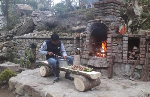 Mirik Casa | Vamoose Riverside