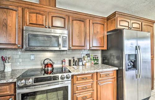 Hazel Dell Casa | Vancouver Home w/ Hot Tub < 15 Mi to Portland!