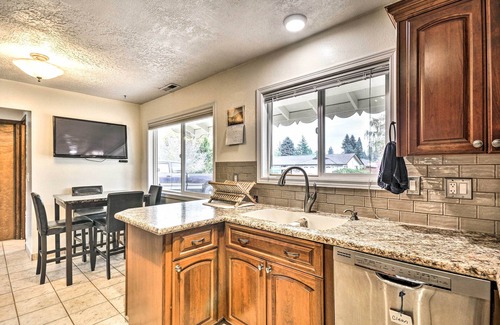 Hazel Dell Casa | Vancouver Home w/ Hot Tub < 15 Mi to Portland!