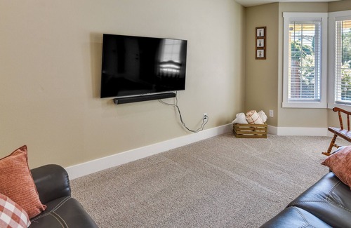 Five Corners Casa | Vancouver Vacation Rental ~ 8 Mi to Columbia River