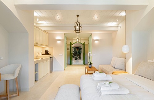 Andros Town Casa | Vanda Suite by Casa Di Fiori Andros Suites