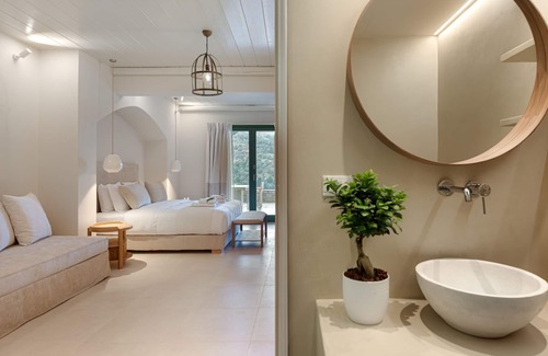 Andros Town Casa | Vanda Suite by Casa Di Fiori Andros Suites