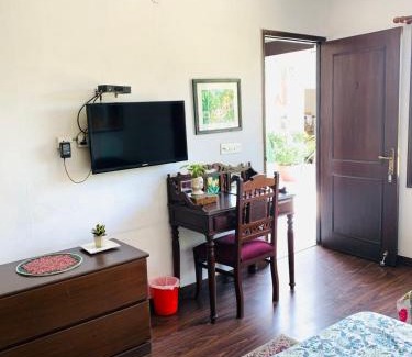 B4 Block Cama Y Desayuno | Vandana's Bed and breakfast
