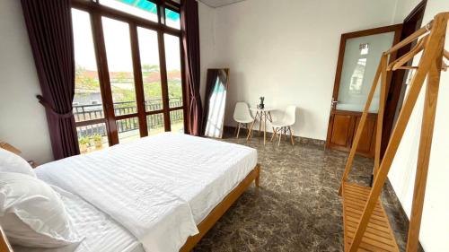 Hue Casa | Vang's Homestay - Huế