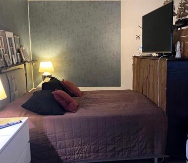 Loviisa Apartamento | Vanha Ravintola Ölvin Suolatorilla - Vanhan Kanttorilan yhteydessä