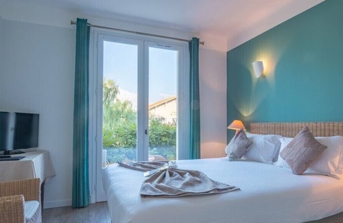 Cros-de-Cagnes Hotel | Vanillé Hotel