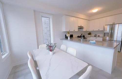 Pickering Casa | Vantage Stay pickering 4-BR