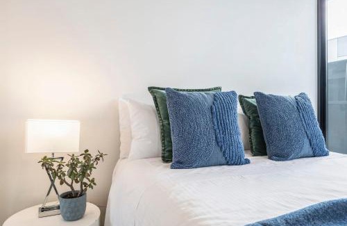 Abbotsford Casa | VAQUAY Belladonna In Abbotsford