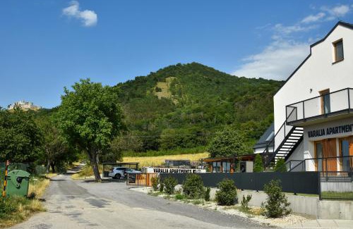 Plavecke Podhradie Apartamento | Varalja Apartments