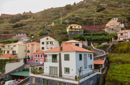 Camara de Lobos Casa | Varandas da Caldeira by Madeira ReAL